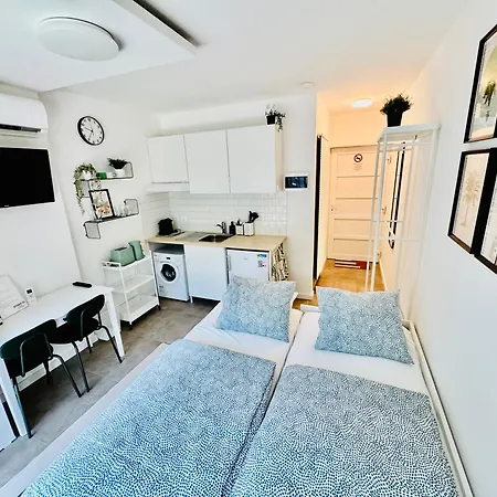 22 Apartment
